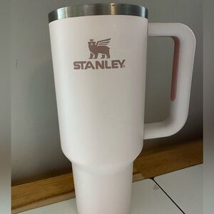Used Rose Quartz 40oz Stanley Adventure H2.0 Quencher